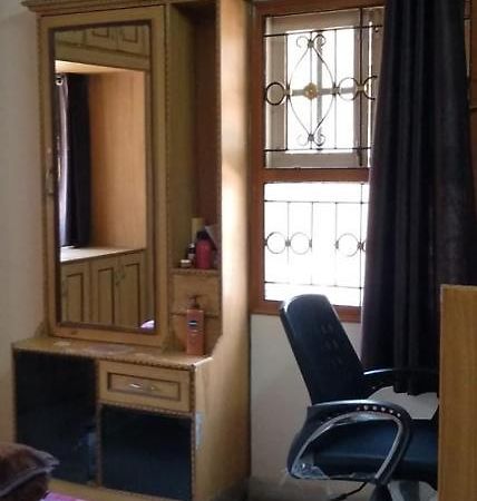 Apartamento Srinivas Nilayam Hyderabad Exterior foto