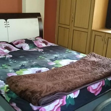 Apartamento Srinivas Nilayam Hyderabad Exterior foto