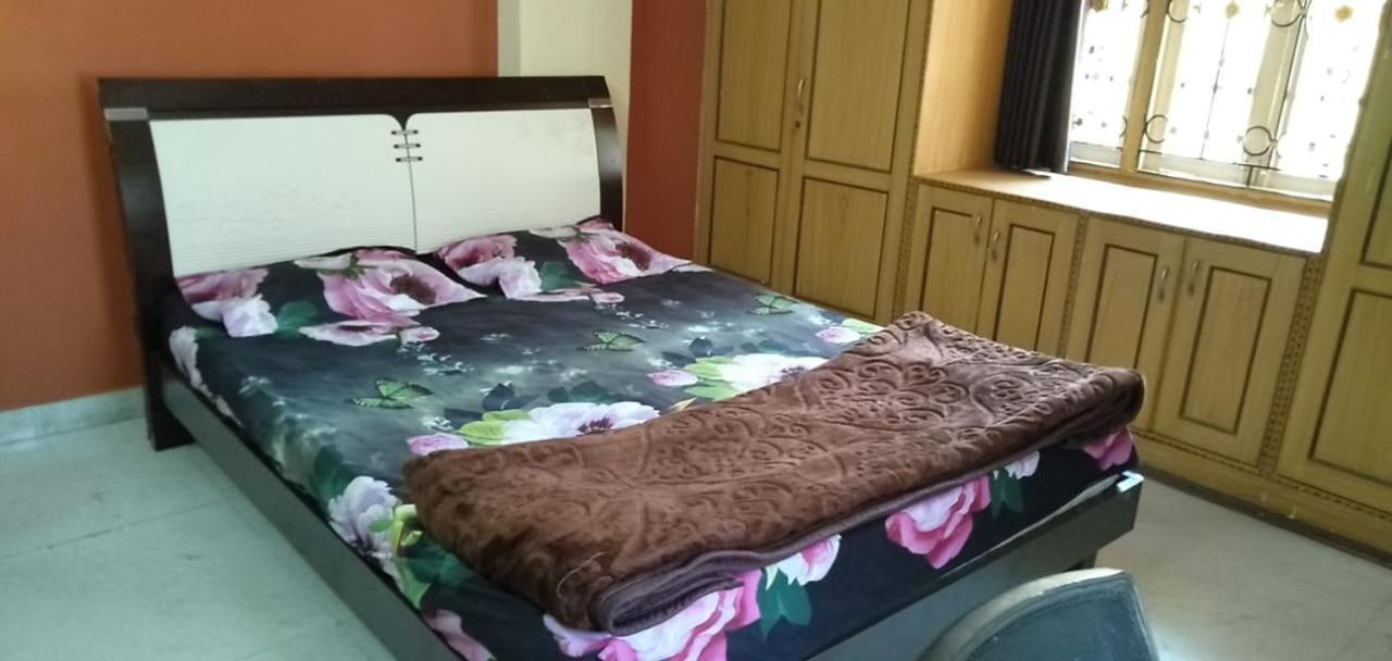 Apartamento Srinivas Nilayam Hyderabad Exterior foto